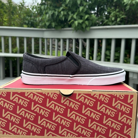 NEW! Vans Slip-On - Picture 4 of 5
